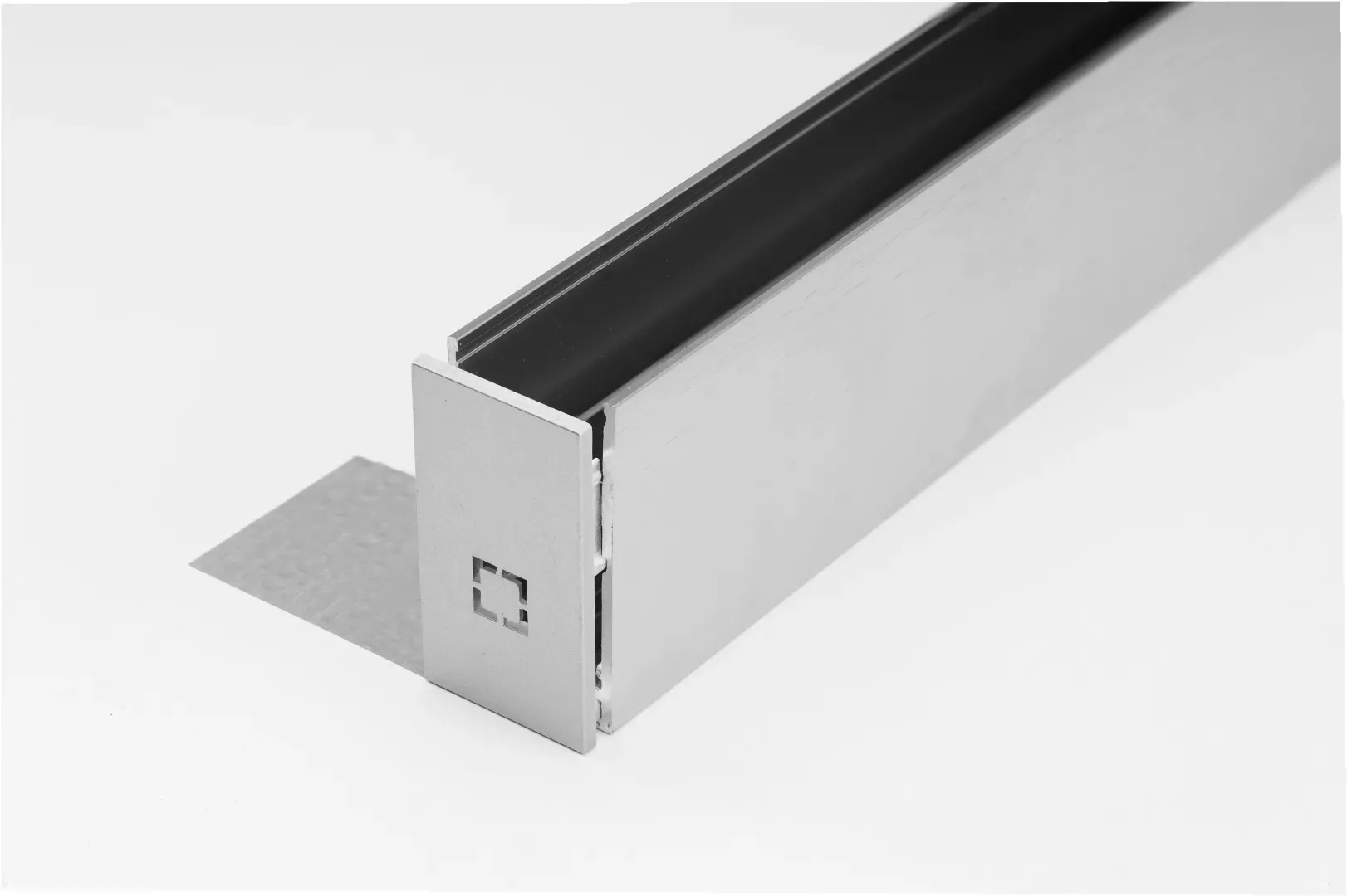 BETA TRACK MAGNETIC57 230V END CAP ANODISED SILVER